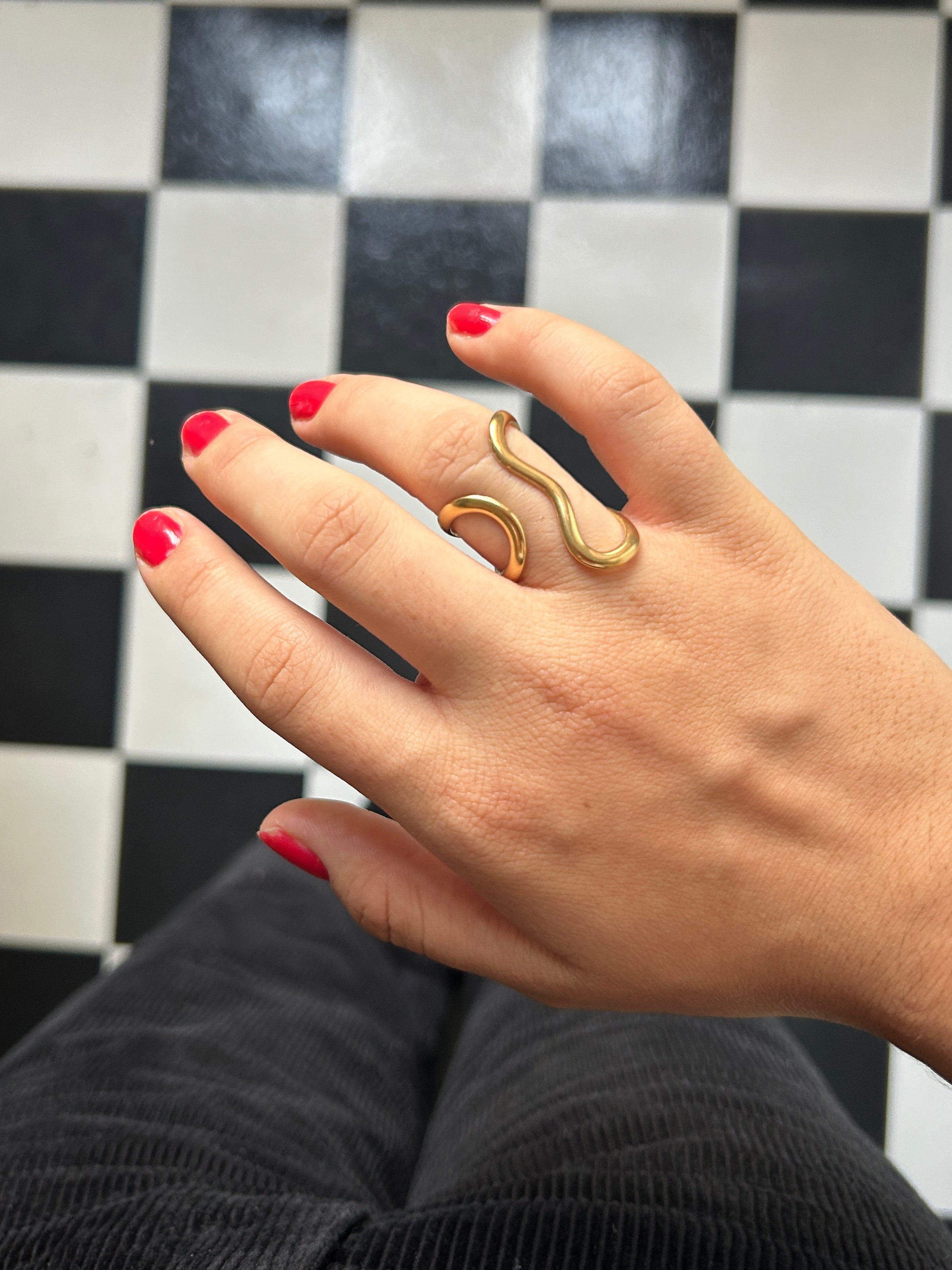VAGUE Ring